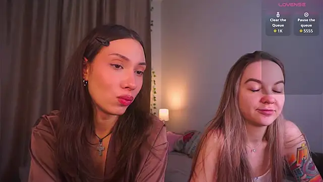 AricaPetties online show from 6, 4, 2026