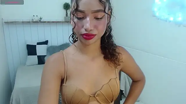 Mona Mistic online show from 10, 4, 2026