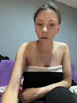 Foxy20withBear online show from 17, 7, 2026