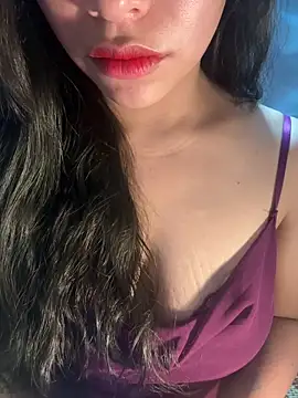 QuynhAnh 2k1 online show from 22, 2, 2026