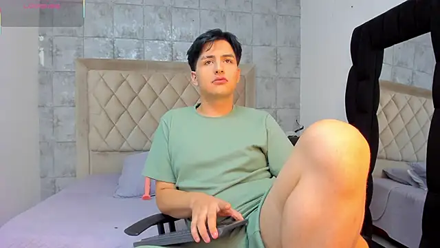 Snapshot of noahWolff_ chatting on 6, 2, 2026 noahWolff online show from 6, 2, 2026