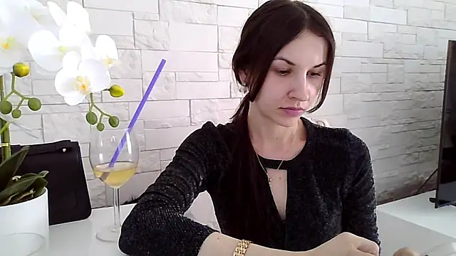 Snapshot of JuliaLovely chatting on 8, 6, 2026 JuliaLovely online show from 8, 6, 2026