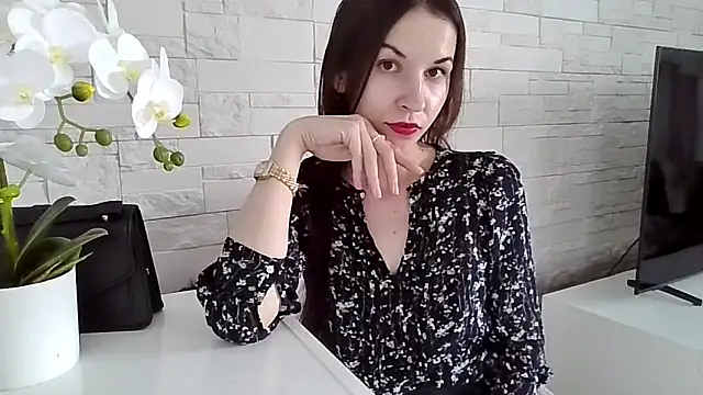 Snapshot of JuliaLovely chatting on 11, 6, 2026 JuliaLovely online show from 11, 6, 2026