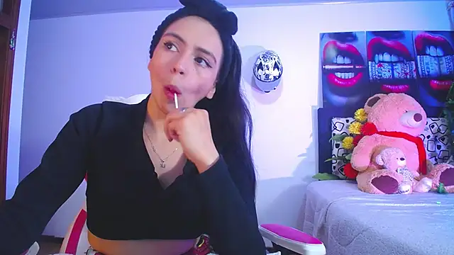 Snapshot of lika_little0 chatting on 23, 5, 2026 lika little0 online show from 23, 5, 2026