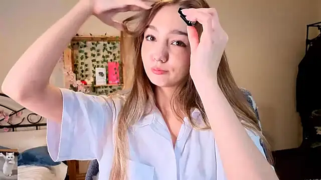 HoneyComfy online show from 8, 4, 2026