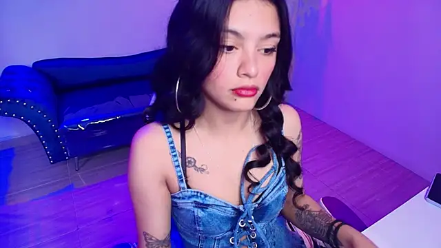 Maddie T18 online show from 8, 4, 2026