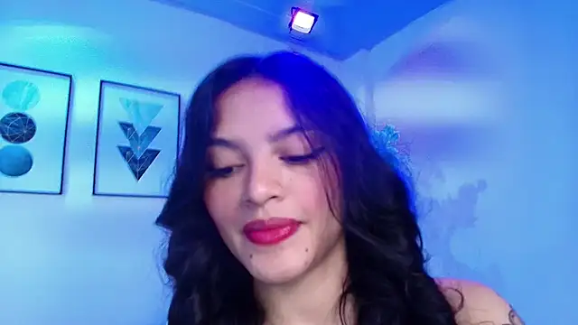 Snapshot of Maddie_T18 chatting on 4, 5, 2026 Maddie T18 online show from 4, 5, 2026