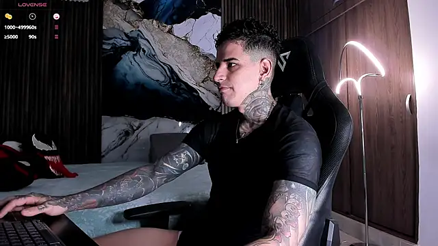 Snapshot of trisstann_ chatting on 7, 7, 2026 trisstann online show from 7, 7, 2026