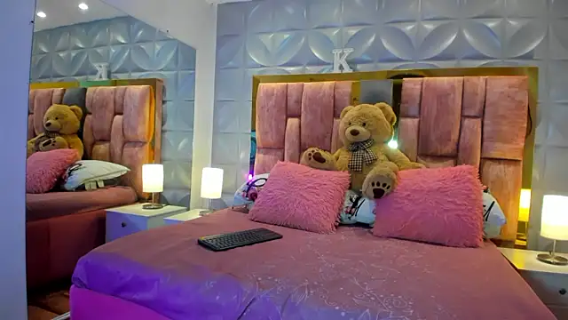 Paris Velvet online show from 31, 1, 2026