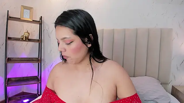 Snapshot of ViolettaRousee_ chatting on 28, 4, 2026 ViolettaRousee online show from 28, 4, 2026