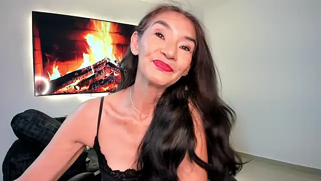 Snapshot of Emma_Mendozaa chatting on 4, 7, 2026 Emma Mendozaa online show from 4, 7, 2026