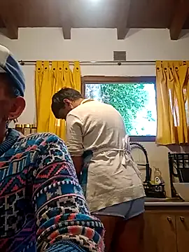 LuxuCum online show from 4, 2, 2026