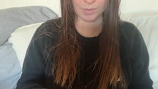 Lucyschickt online show from 22, 4, 2026