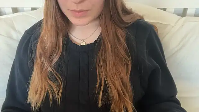 Lucyschickt online show from 23, 4, 2026