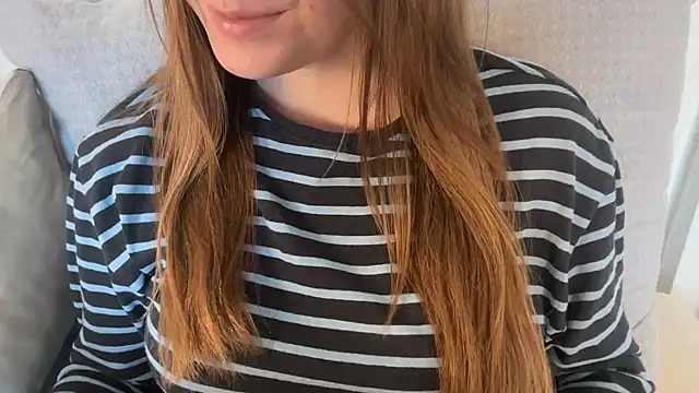 Lucyschickt online show from 7, 6, 2026