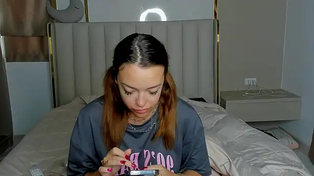 stellaa quenn online show from 13, 4, 2026