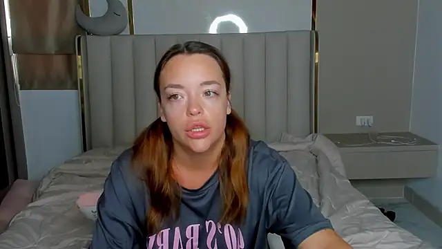 Snapshot of stellaa_quenn chatting on 19, 4, 2026 stellaa quenn online show from 19, 4, 2026