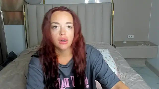 Snapshot of stellaa_quenn chatting on 18, 5, 2026 stellaa quenn online show from 18, 5, 2026