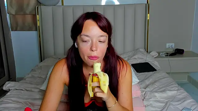 Snapshot of stellaa_quenn chatting on 24, 6, 2026 stellaa quenn online show from 24, 6, 2026