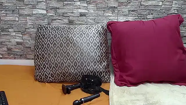 MiniSeduction online show from 2, 4, 2026