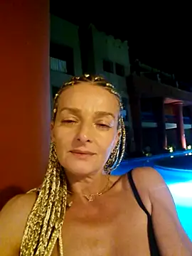 Snapshot of DeliaaSmith chatting on 7, 4, 2026 DeliaaSmith online show from 7, 4, 2026