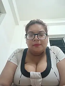 Snapshot of Elie_Hallway chatting on 23, 7, 2026 Elie Hallway online show from 23, 7, 2026
