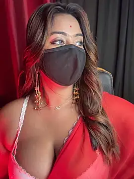 Snapshot of queen-panda chatting on 11, 4, 2026 queen-panda online show from 11, 4, 2026