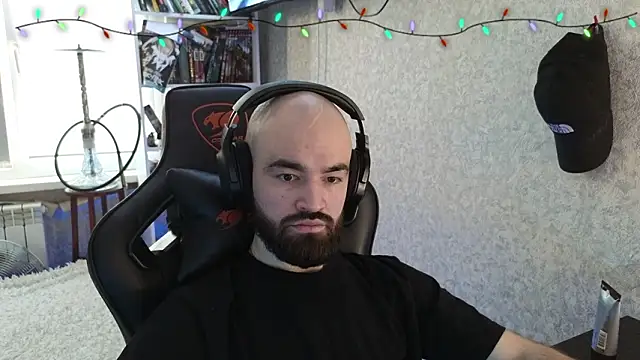 Snapshot of _Mostly_ chatting on 1, 2, 2026 Mostly online show from 1, 2, 2026