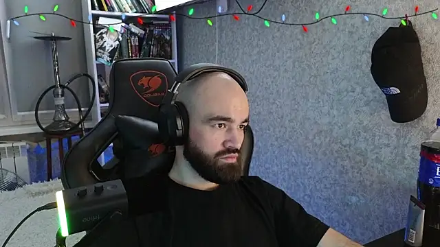 Snapshot of _Mostly_ chatting on 1, 2, 2026 Mostly online show from 1, 2, 2026