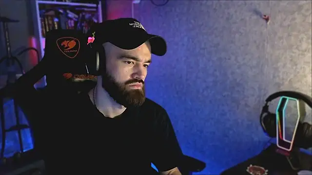 Snapshot of _Mostly_ chatting on 2, 3, 2026 Mostly online show from 2, 3, 2026