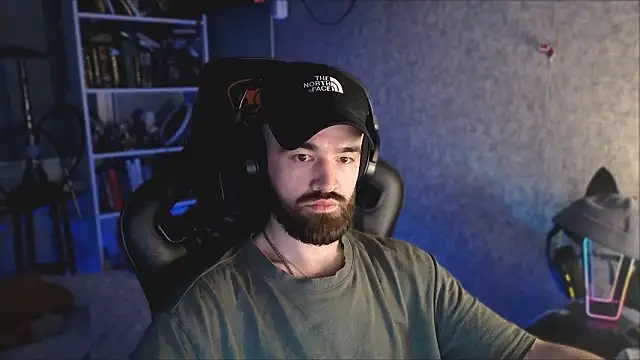 Snapshot of _Mostly_ chatting on 28, 3, 2026 Mostly online show from 28, 3, 2026