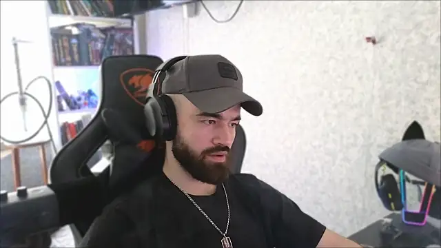 Snapshot of _Mostly_ chatting on 30, 3, 2026 Mostly online show from 30, 3, 2026