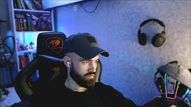 Snapshot of _Mostly_ chatting on 5, 4, 2026 Mostly online show from 5, 4, 2026