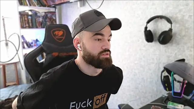 Snapshot of _Mostly_ chatting on 6, 4, 2026 Mostly online show from 6, 4, 2026