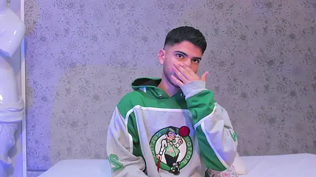 Snapshot of Apolo_Gray chatting on 8, 2, 2026 Apolo Gray online show from 8, 2, 2026