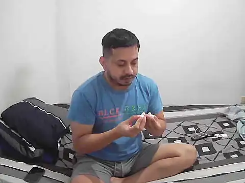 Snapshot of JonatanBail chatting on 8, 2, 2026 JonatanBail online show from 8, 2, 2026