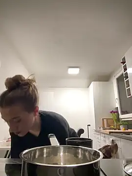 romyxxs online show from 1, 2, 2026