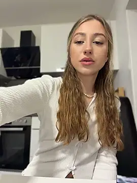 romyxxs online show from 8, 4, 2026