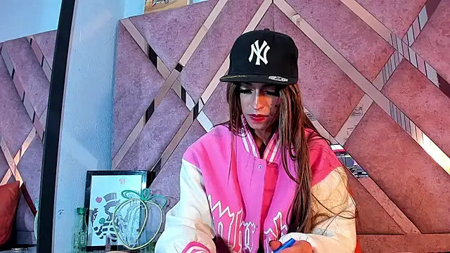 MeghanQueen   online show from 16, 4, 2026