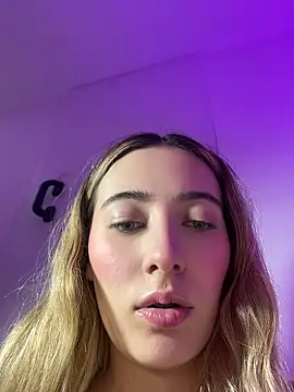 Snapshot of kloe__t18 chatting on 5, 6, 2026 kloe t18 online show from 5, 6, 2026