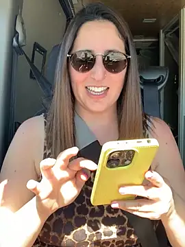 Maya Brooke online show from 16, 4, 2026