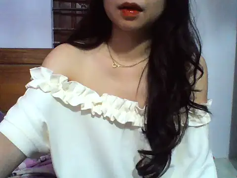 Snapshot of NinaKey chatting on 6, 5, 2026 NinaKey online show from 6, 5, 2026