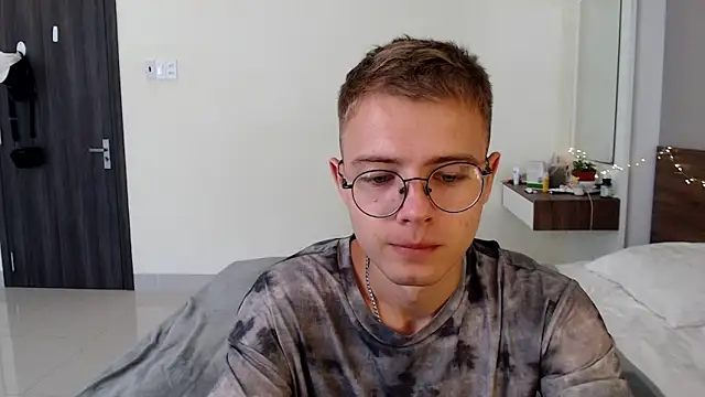 NikiKerryCum online show from 24, 4, 2026