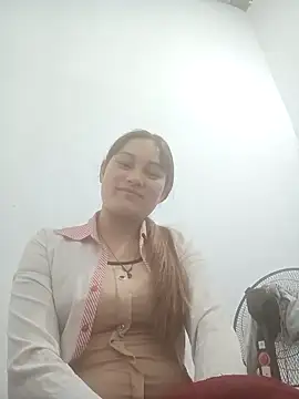 Snapshot of Momo-biki chatting on 4, 2, 2026 Momo-biki online show from 4, 2, 2026