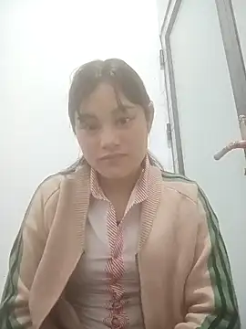 Snapshot of Momo-biki chatting on 5, 2, 2026 Momo-biki online show from 5, 2, 2026