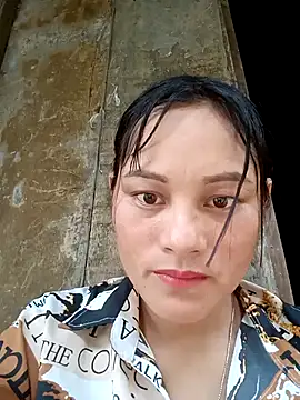Snapshot of Momo-biki chatting on 3, 7, 2026 Momo-biki online show from 3, 7, 2026