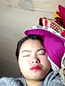 Snapshot of emlylyxinh chatting on 5, 2, 2026 emlylyxinh online show from 5, 2, 2026