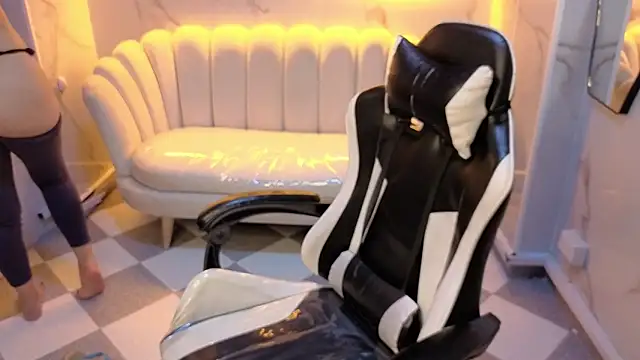 Valerie moon b online show from 12, 2, 2026