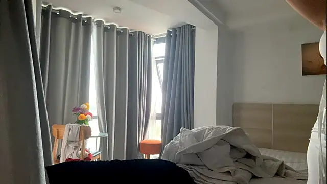 Snapshot of LuxureMia chatting on 13, 2, 2026 LuxureMia online show from 13, 2, 2026