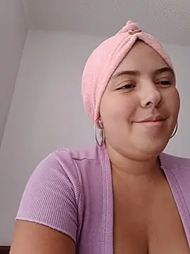Snapshot of lyss_muller chatting on 1, 8, 2026 lyss muller online show from 1, 8, 2026